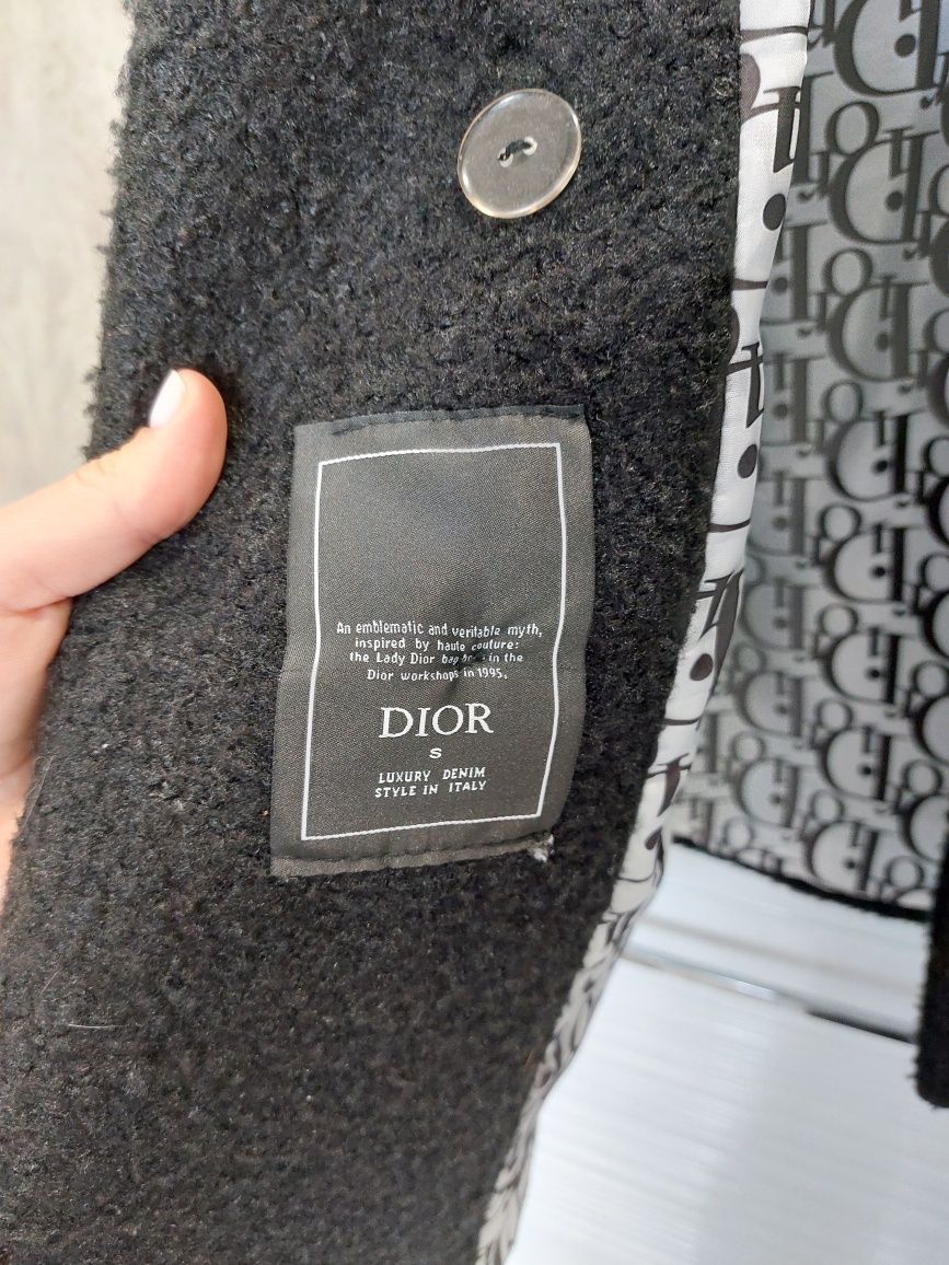 Продам пальто матеріал під штучну овчину