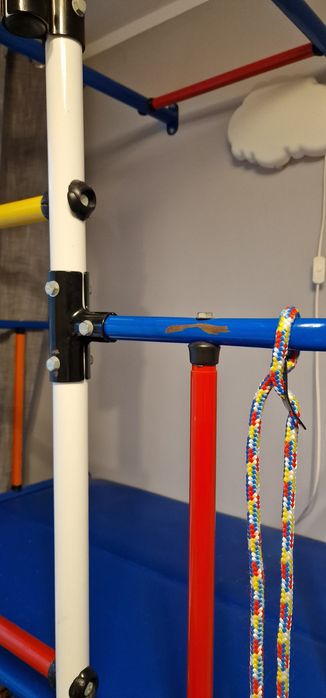 Domek dla dzieci drążek do ćwiczeń