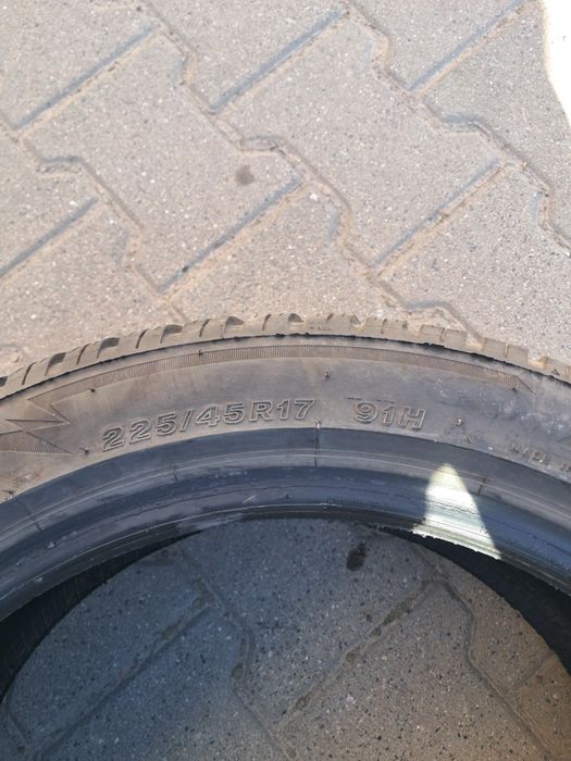 Opony zimowe Bridgestone Blizzak 225/45 R17