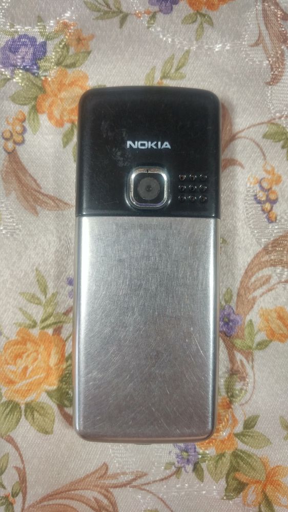 Мобільний телефон Nokia 6300