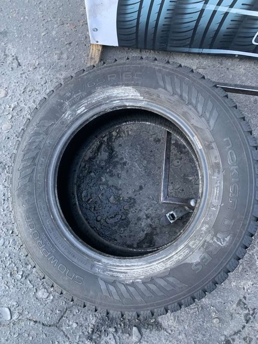 Шини 215/70 R15C Nokian зима 2022 рік 6,5мм