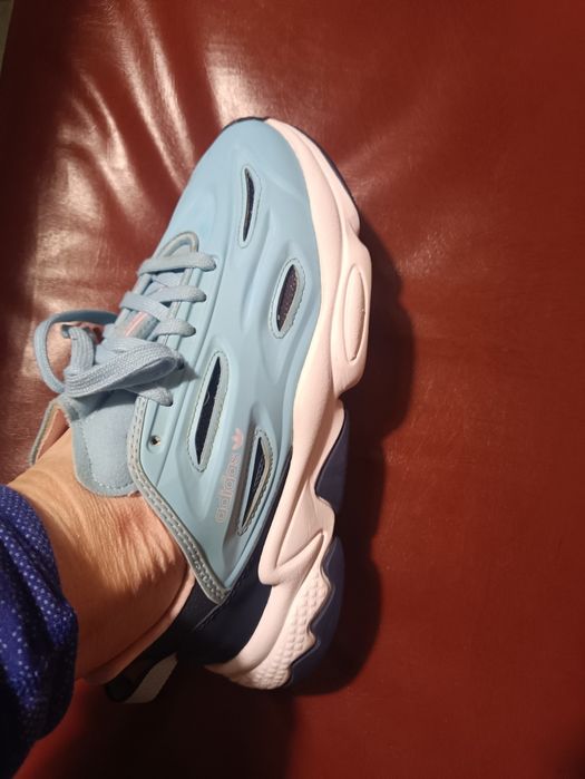 Женские кроссовки Adidas Ozweego р37.5-38