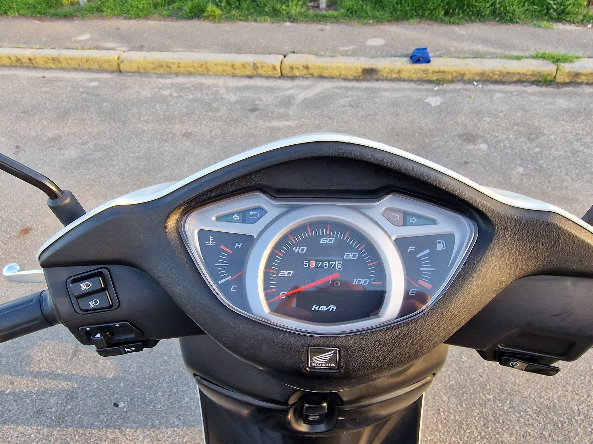 Honda lead 110 jf19