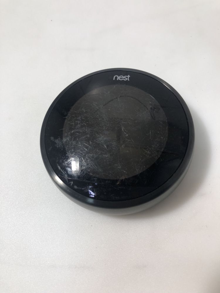 Termostat Google Nest Protect A0001 używany, porysany jako uszkodzony