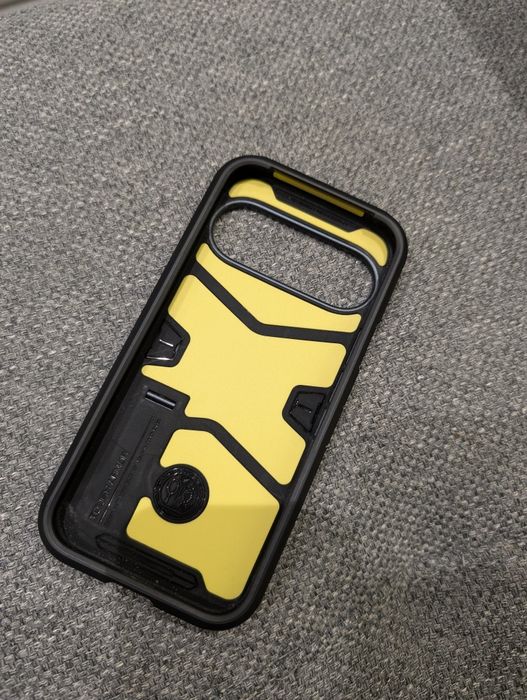 Capa Spigen Pixel 9 Pro