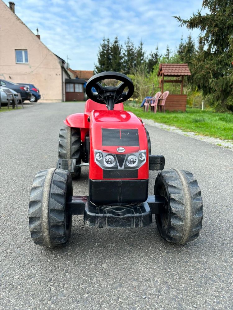 Traktor na pedały zetor