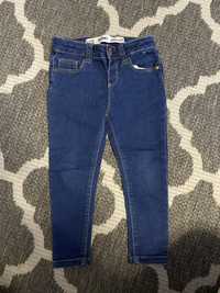 Spodnie jeansy r 104