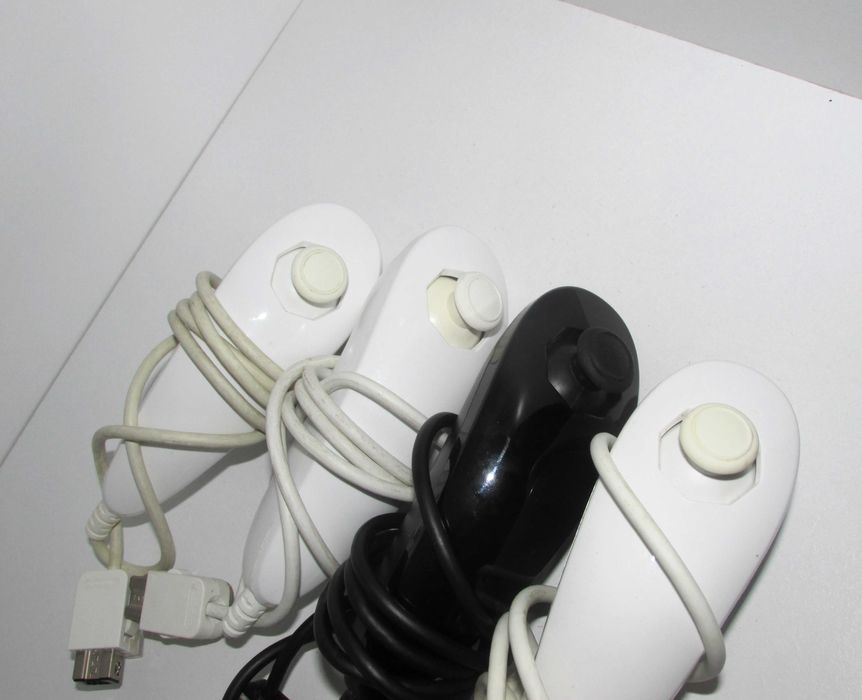4x Nintendo Wii Official Nunchuk