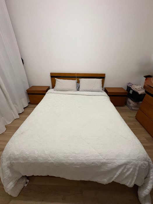 Quarto completo em madeira