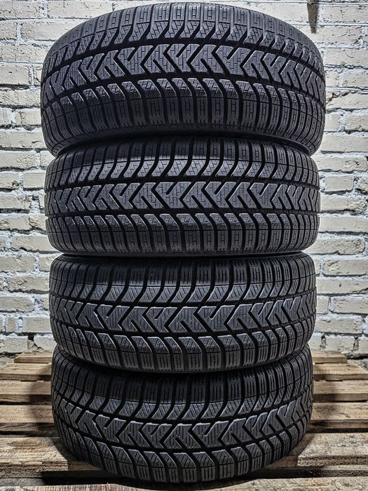 Зимові 205/55r16 Pirelli | 2024 | 8.5/7.5mm | Italy | Преміум шини