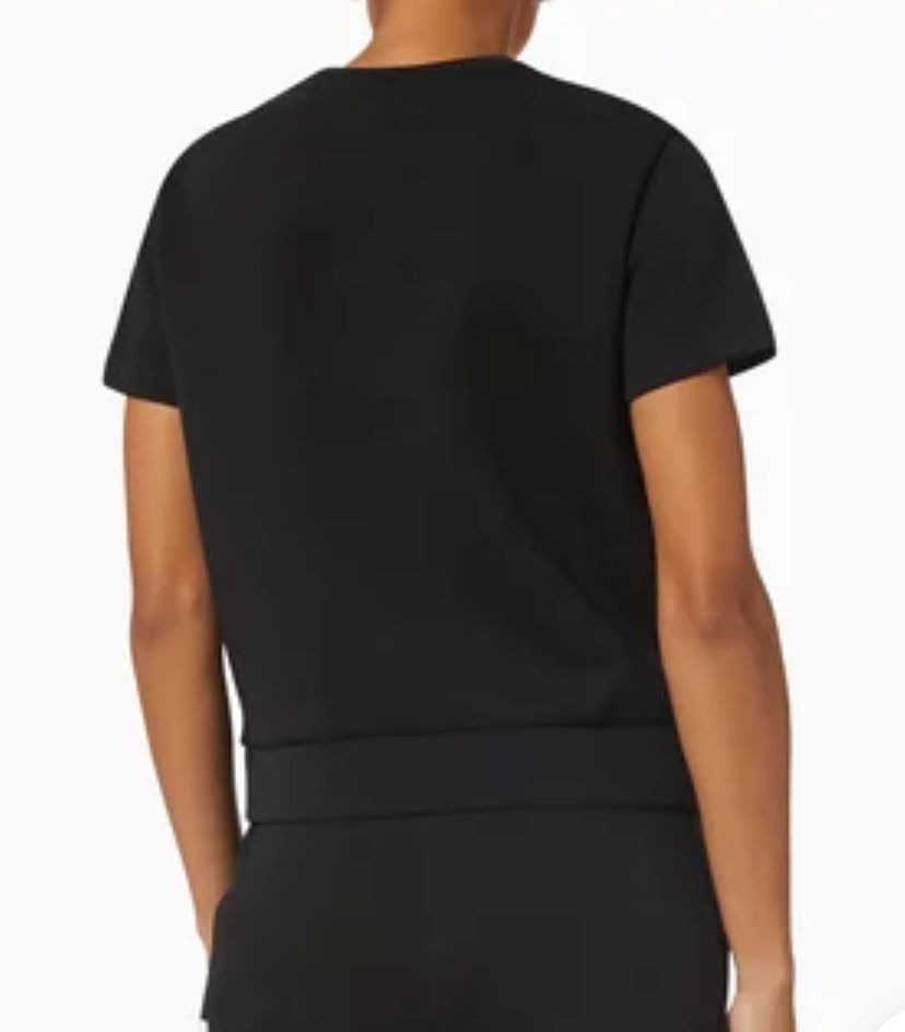 Женская футболка оригинал TM Armani Exchange размер М новая без этикет