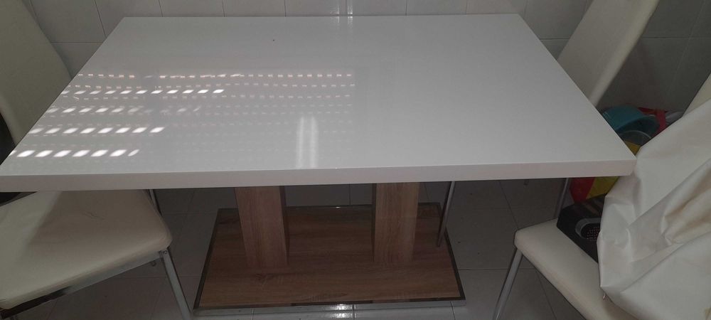Mesa de jantar para sala
