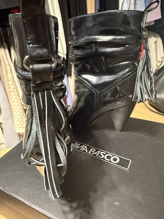 Piękne lakierowane kowbojki Nina Basco r39