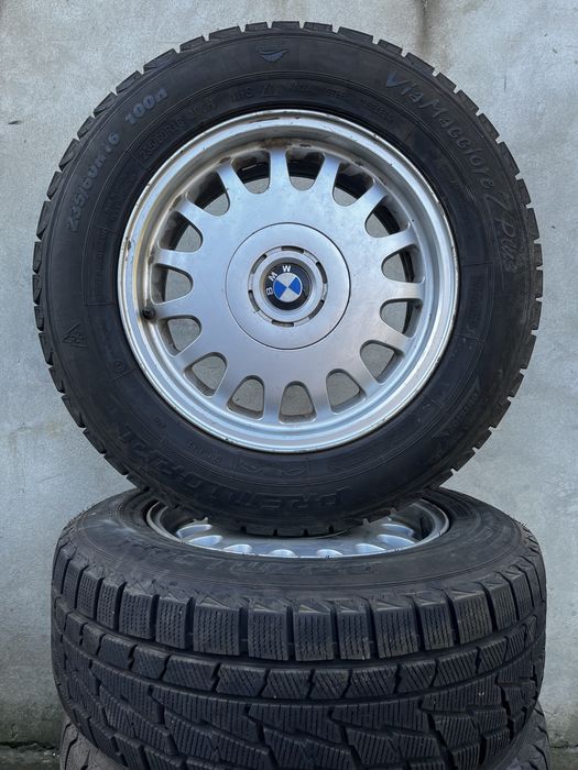 Зимні шинив зборі з дисками на BMW є 38