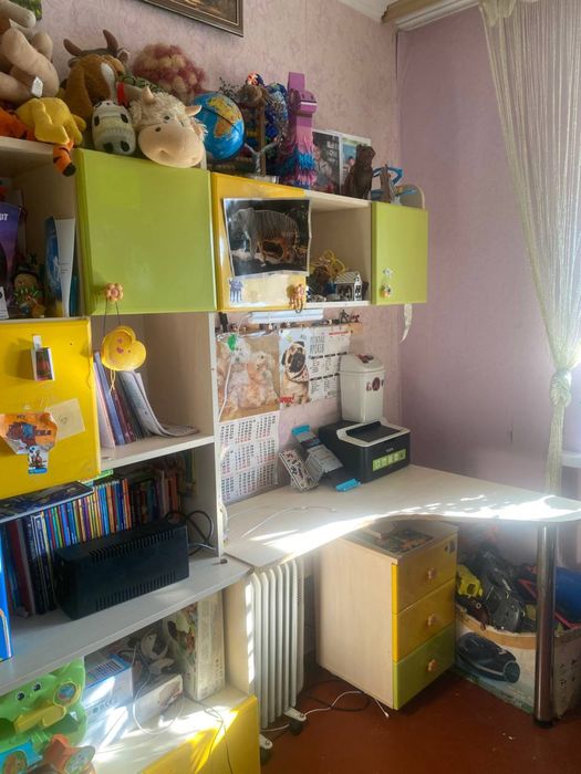 Продам дитячу стінку, мебель, зі столом і тумбою