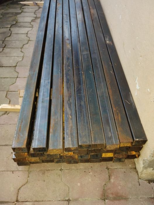 Słupki ogrodzeniowe