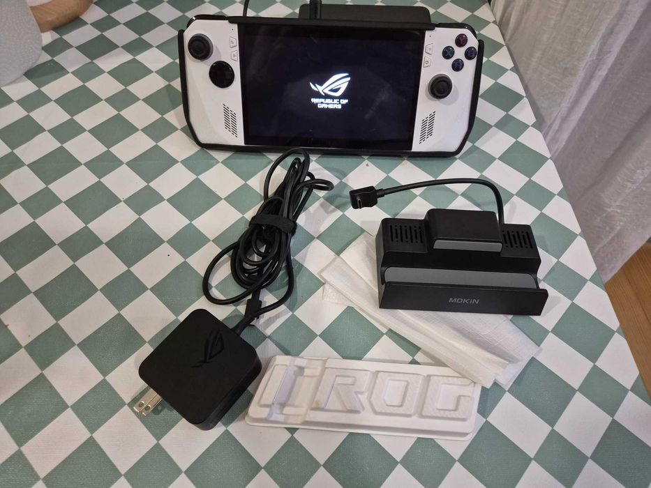 Rog Ally 512g 16gb + cap + adptador HDMI + Bolsa + acessorios