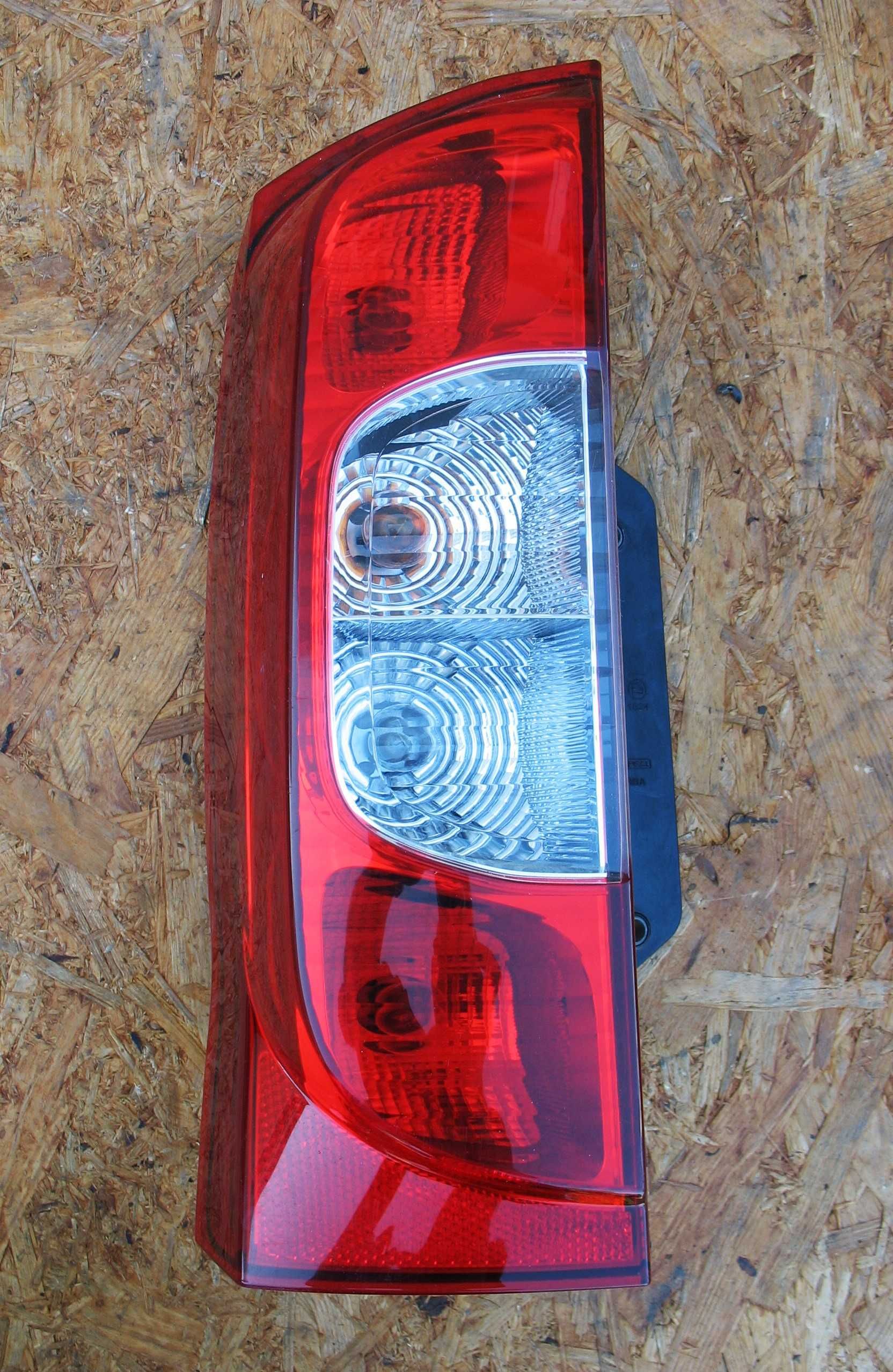 Fiorino Nemo Bipper lampa tył tylna lewa oryginał