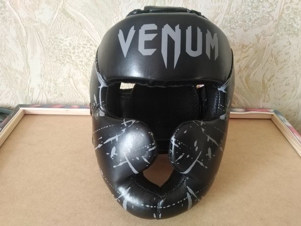 Шолом venum. Шлем для единоборств бокса