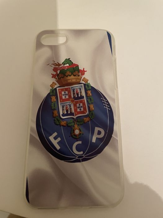 Capa iPhone 7    Está nova a capa, poucas vezes foi usado
