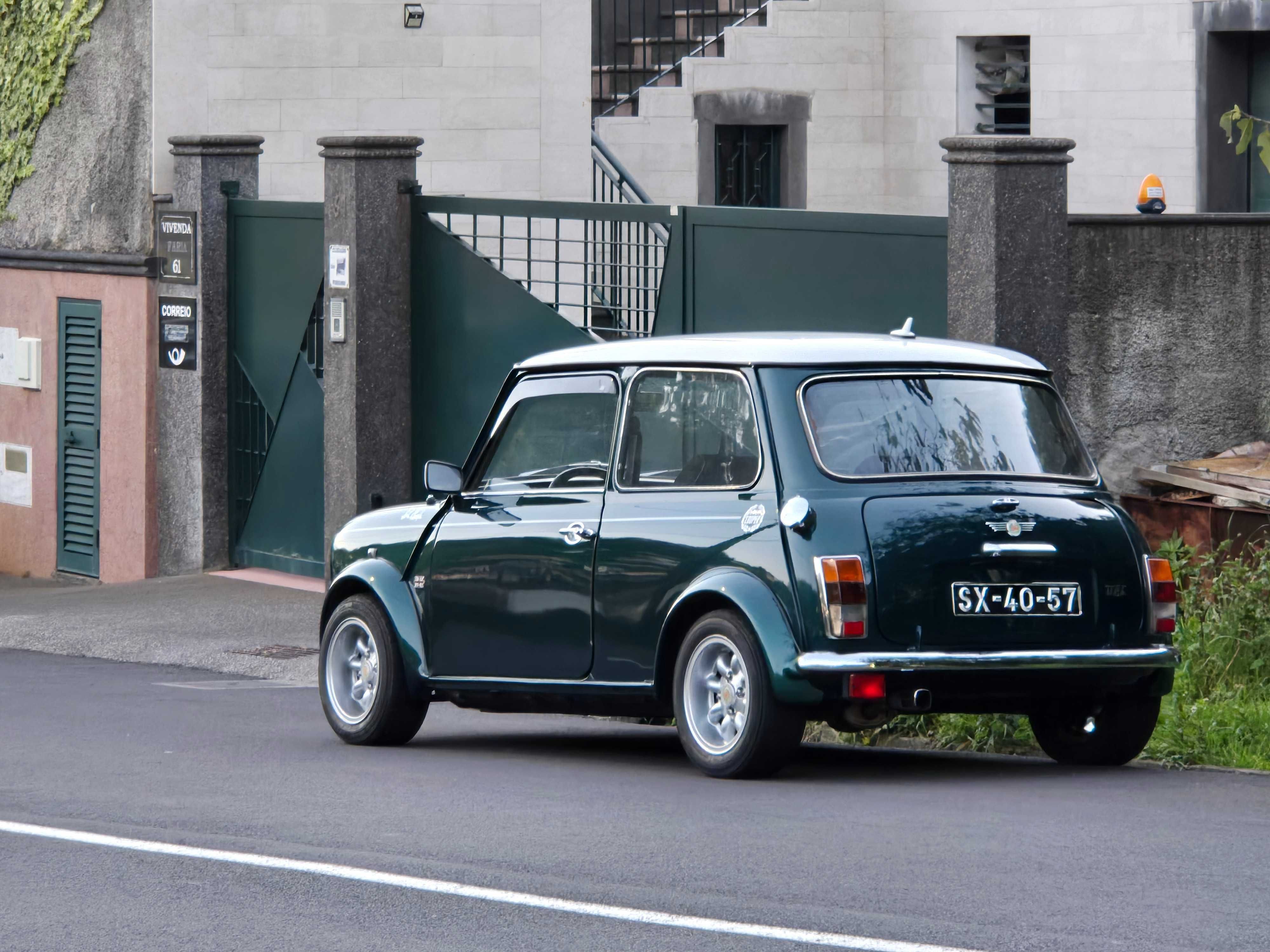 Mini Cooper 1300 livrete / Cx 5 Velocidades
