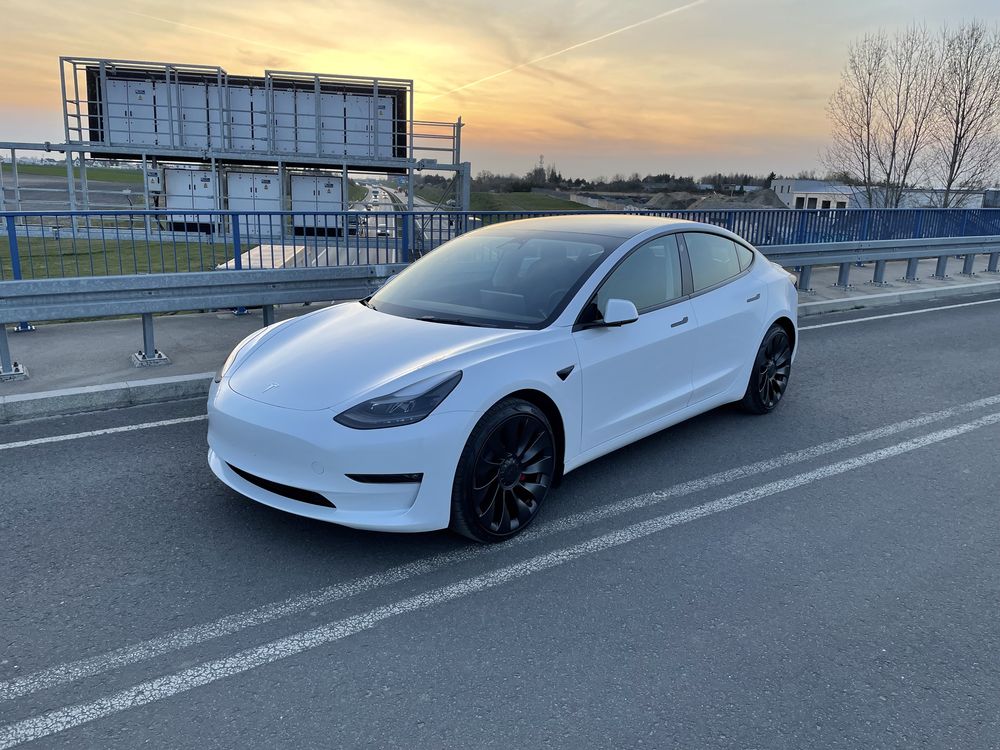 Wynajem Tesla Model 3 Performance Wynajem Poznań