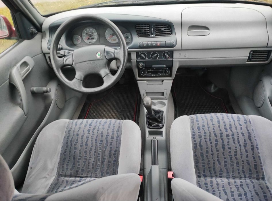 Skoda Felicja czarne tablice hak