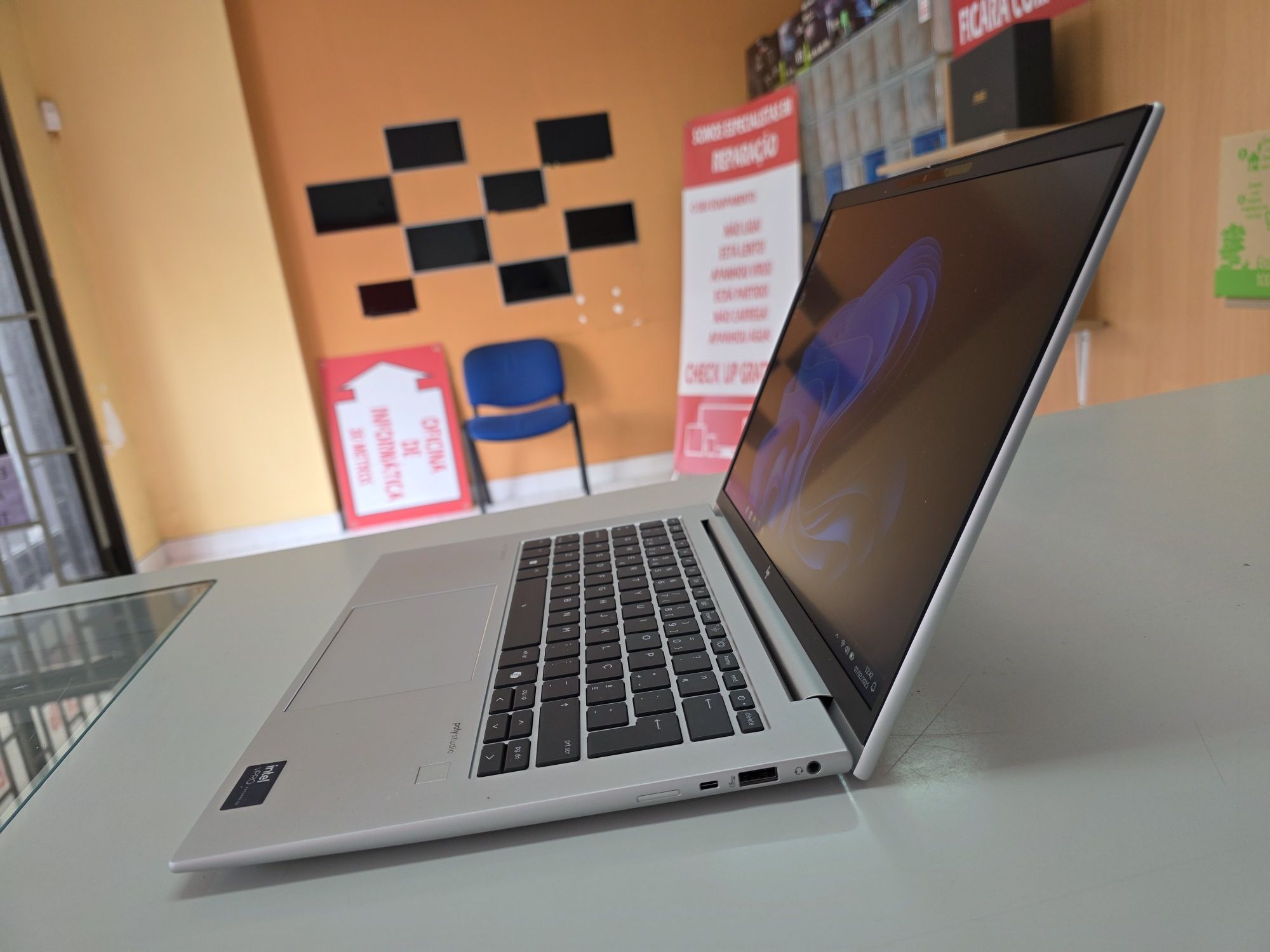 Hp Elitebook 840 G11 i7 1Tb 16Gb RAM