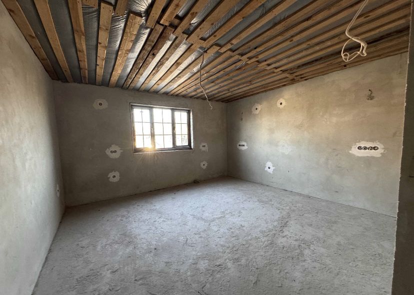 ВИГІДНА ПРОПОЗИЦІЯ! Добротний будинок у Корневі, є всі комунікації!