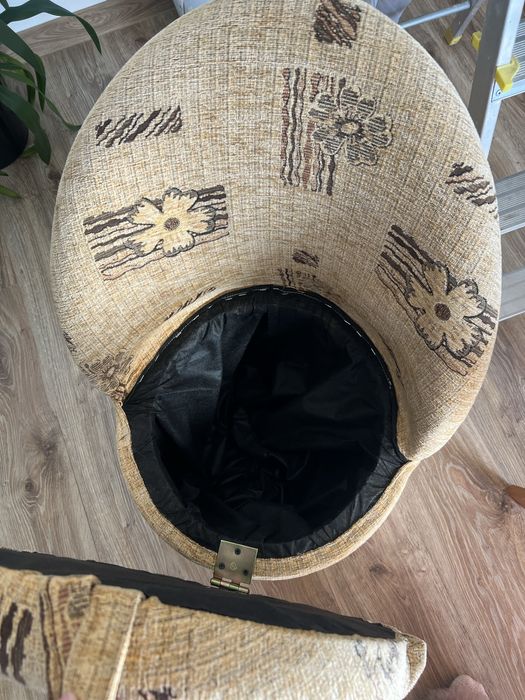 Pufy ze schowkiem i stoliczek