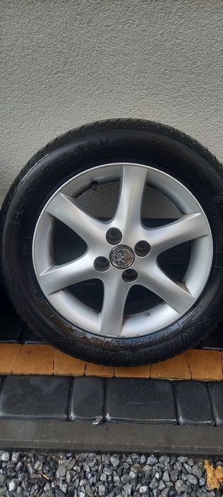 Alufelgi 15 4x100 z oponami Toyota Corolla e11, e12