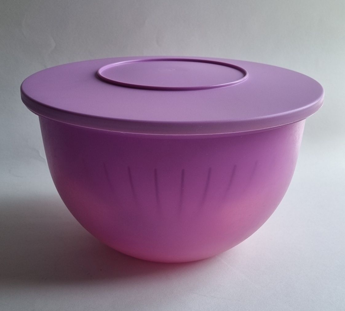 Чаша " Очарование" 4,3 л Tupperware розового цвета