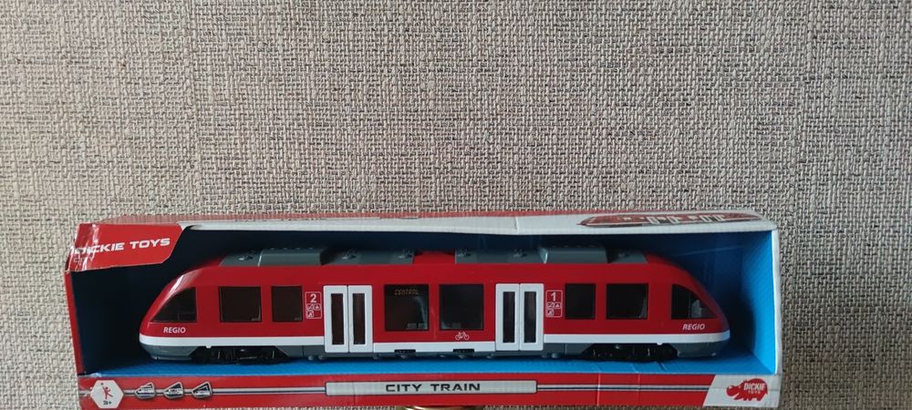 Поїзд міський ,червоний трамвай CITI TRAIN