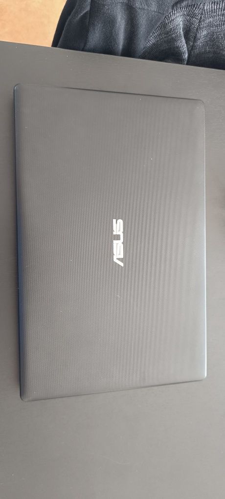 Portátil ASUS com mala de transporte