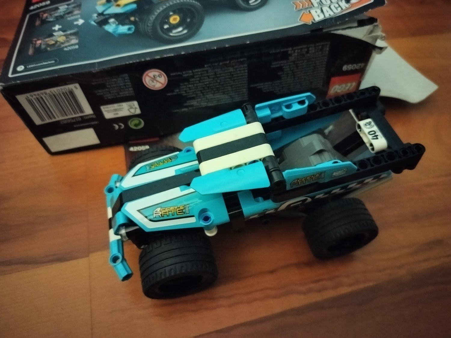 Lego technic zestaw kolekcjonerski niebieskie auto