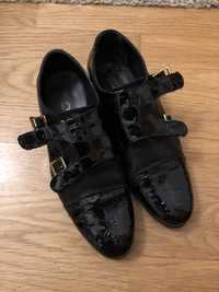 Sapatos eureka pretos