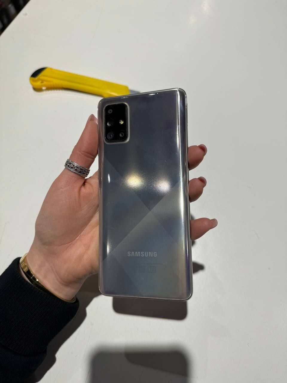 Продам Samsung A71