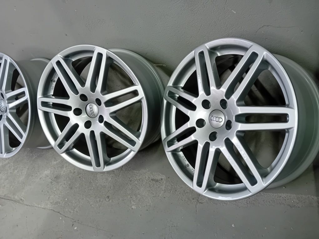 Alufelgi R18 RS4 5 x 112 8j et 47 nowy lakier 37.