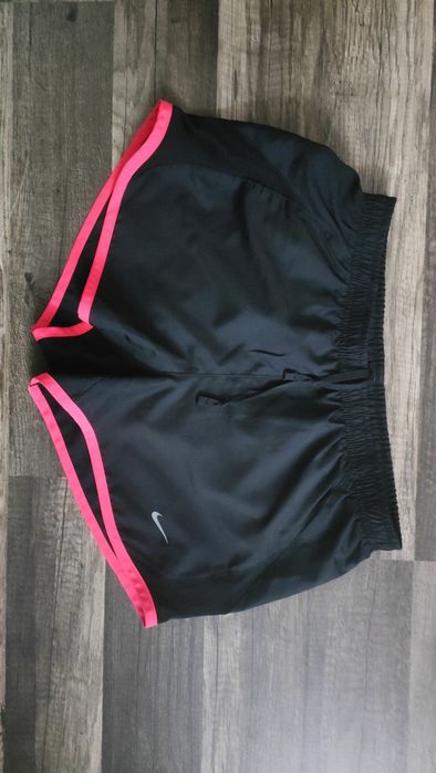 spodenki do biegania NIKE jak nowe