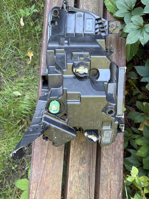 Фара jeep avenger