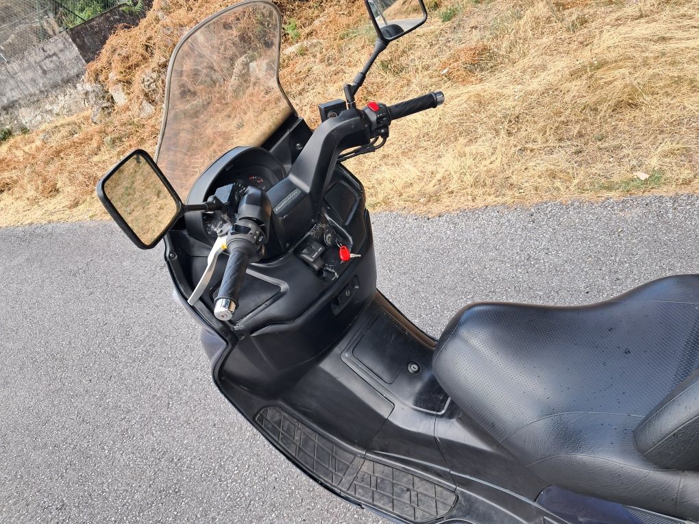 Suzuki burgman 400