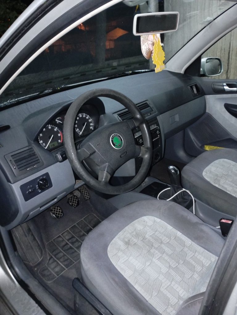 Skoda Fabia 1.4 mpi .