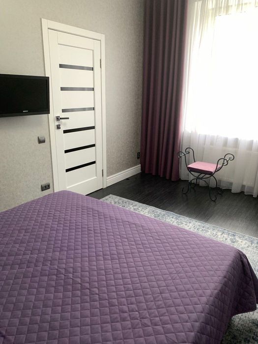 Аренда сучасноїї 2-х кімнатної квартири. Центр.