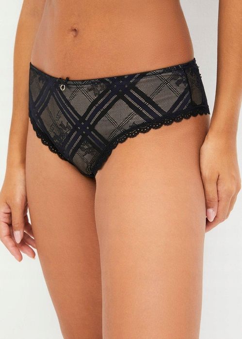 B.P.C koronkowe sexi figi brazylijskie 40/42.