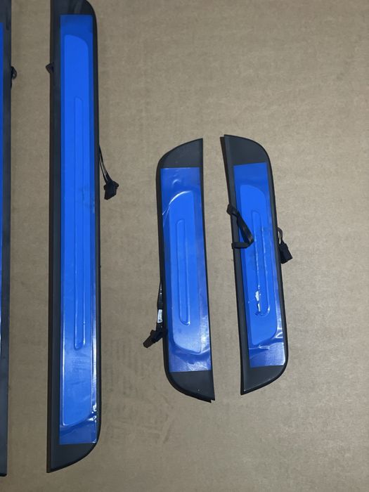 Накладки на пороги підсвітка порогів audi a6 c7 audi a7 s-line