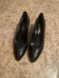 Туфли ( лодочки) новые кожаные, Италия,  40 размер
