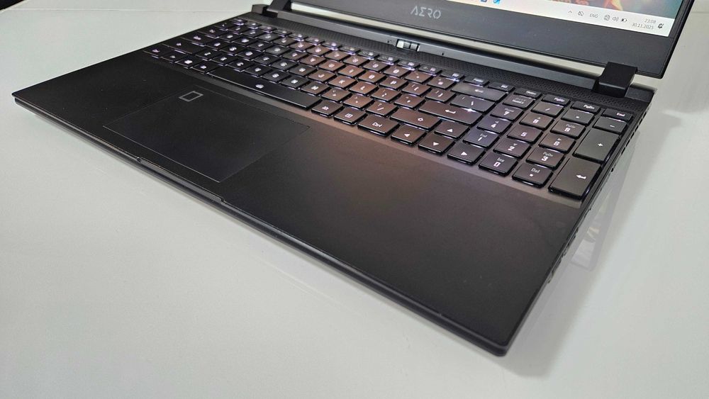 Ігровий ноутбук Gigabyte AERO 15 /i7-10750H /32 /512 /RTX 2070 Super