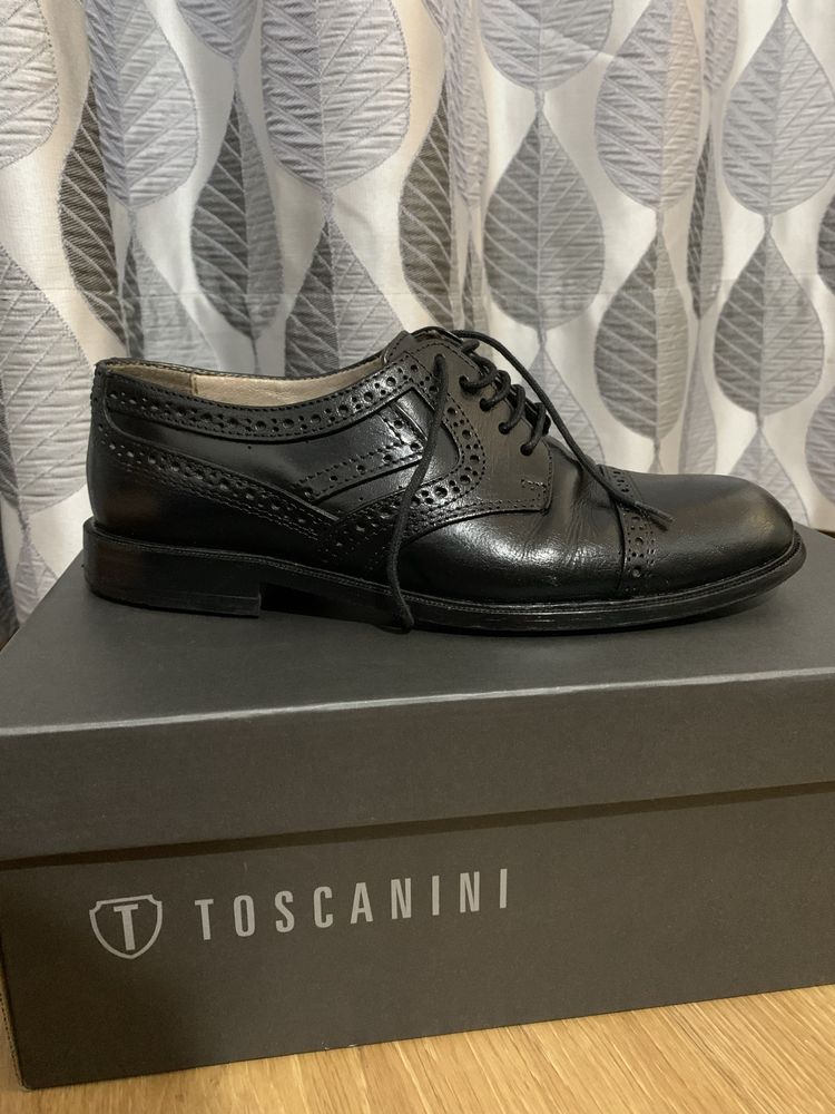 Sapatos Formais.