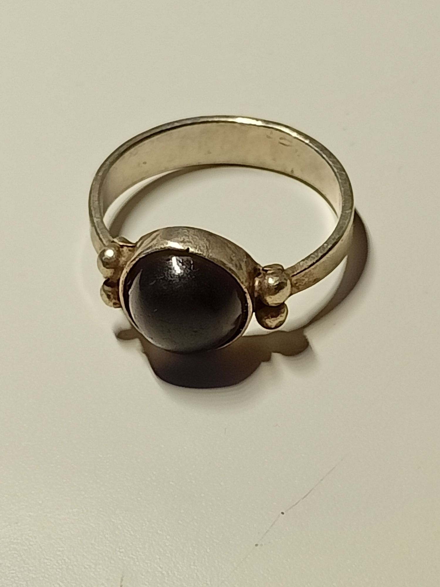 Srebrny pierścionek stary Metaloplastyka onyks