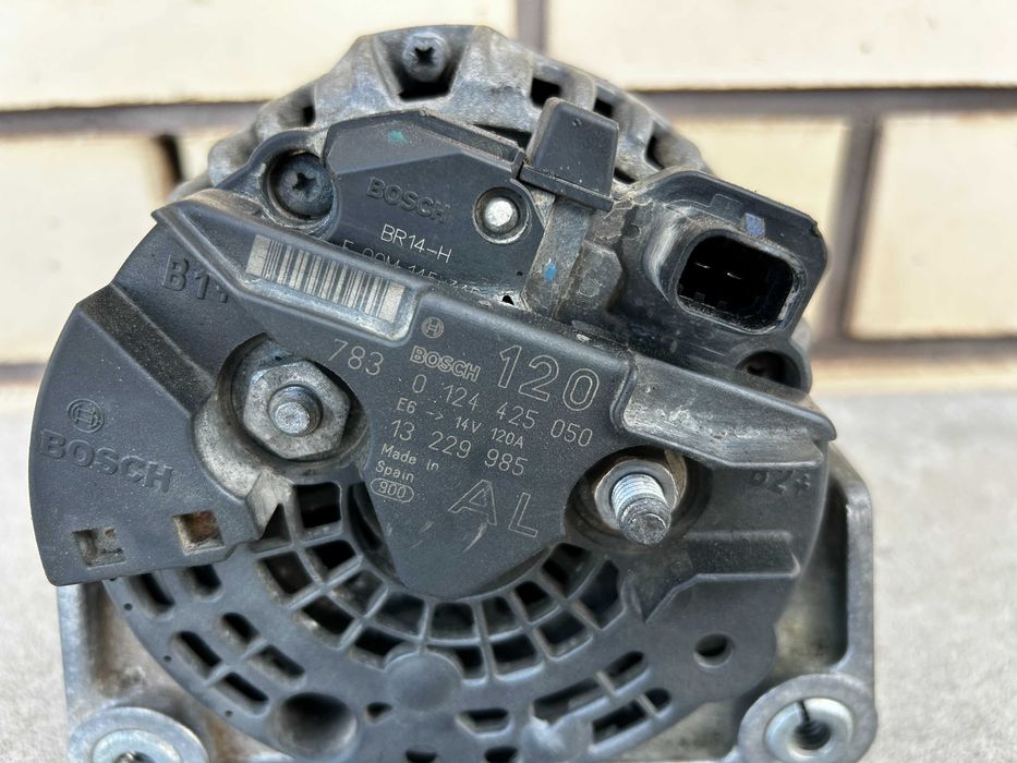 генератор Opel Astra H Zafira Vectra C 1.6 1.8 бензин 120Amp